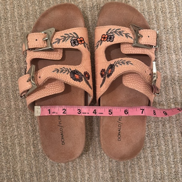 Donald Pliner leather floral slide sandals - Picture 9 of 10